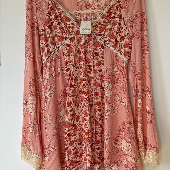 Free People Floral bell sleeve tunic size small, NWT - Picture 4 of 8